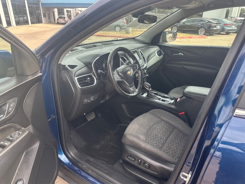 Chevrolet Equinox Vehicle Full-screen Gallery Image 9