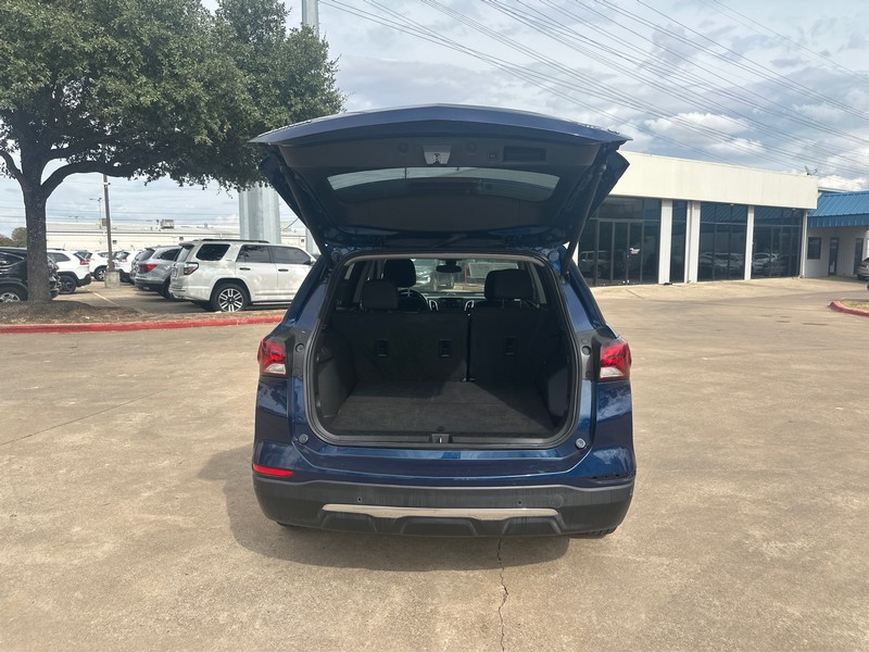 Chevrolet Equinox Vehicle Full-screen Gallery Image 11