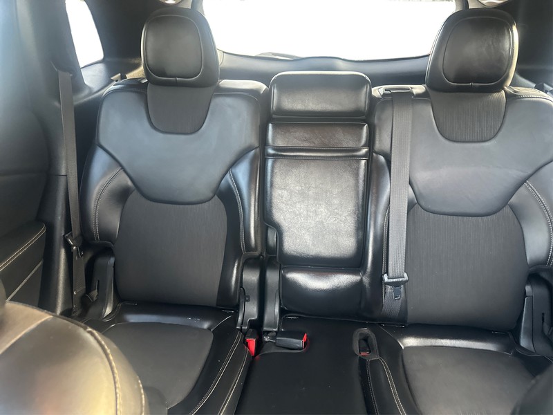 Jeep Cherokee Vehicle Full-screen Gallery Image 12