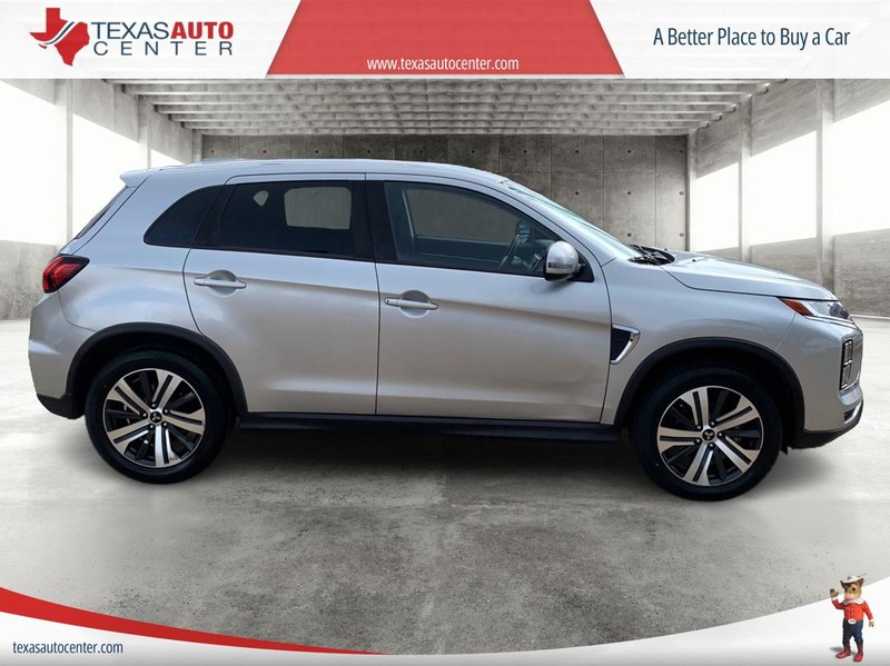 Mitsubishi Outlander Sport Vehicle Full-screen Gallery Image 4