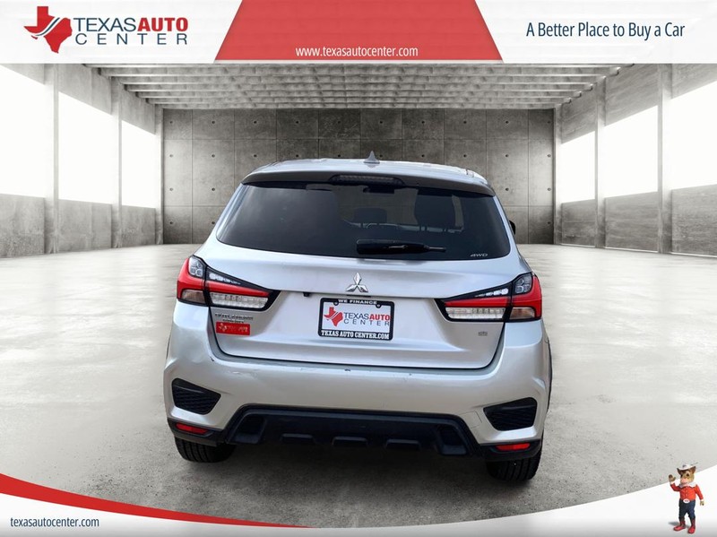 Mitsubishi Outlander Sport Vehicle Full-screen Gallery Image 6