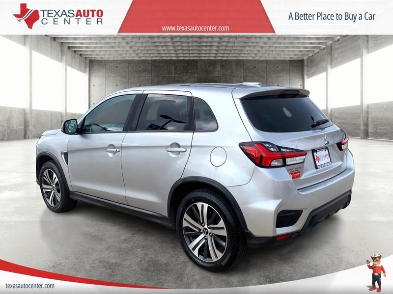 Mitsubishi Outlander Sport Vehicle Full-screen Gallery Image 8