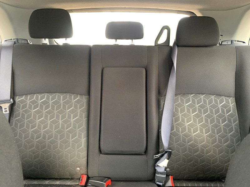 Mitsubishi Outlander Sport Vehicle Full-screen Gallery Image 12