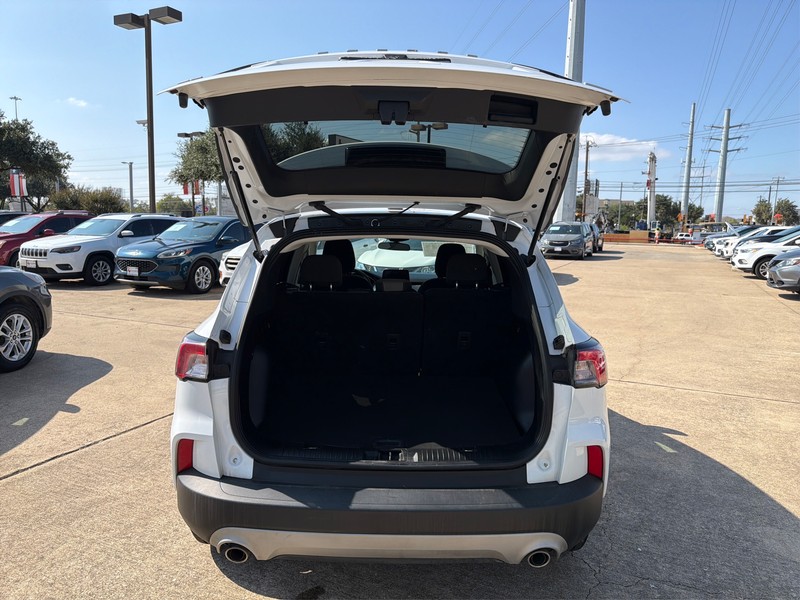 Ford Escape Vehicle Full-screen Gallery Image 10