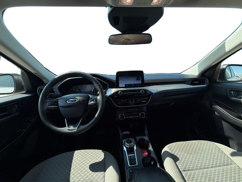 Ford Escape Vehicle Full-screen Gallery Image 15