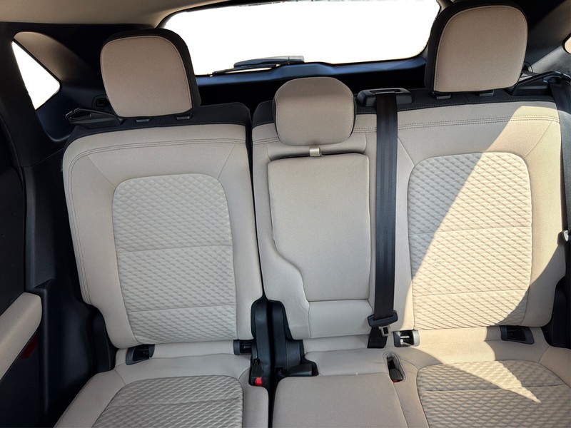 Ford Escape Vehicle Full-screen Gallery Image 13