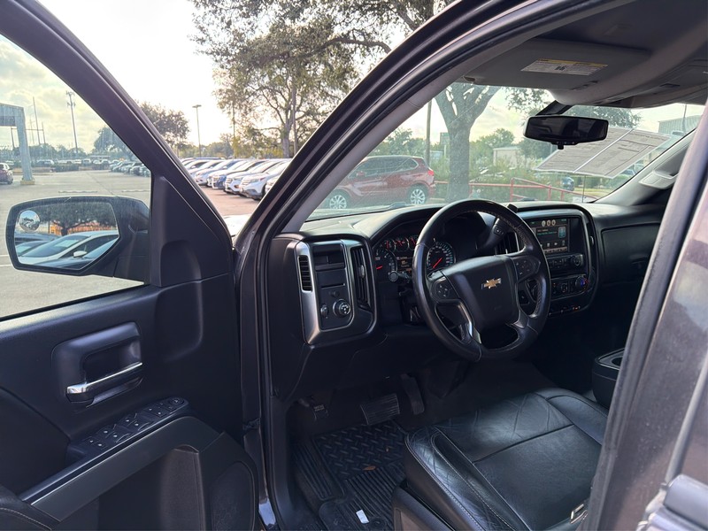 Chevrolet Silverado 1500 Vehicle Full-screen Gallery Image 9