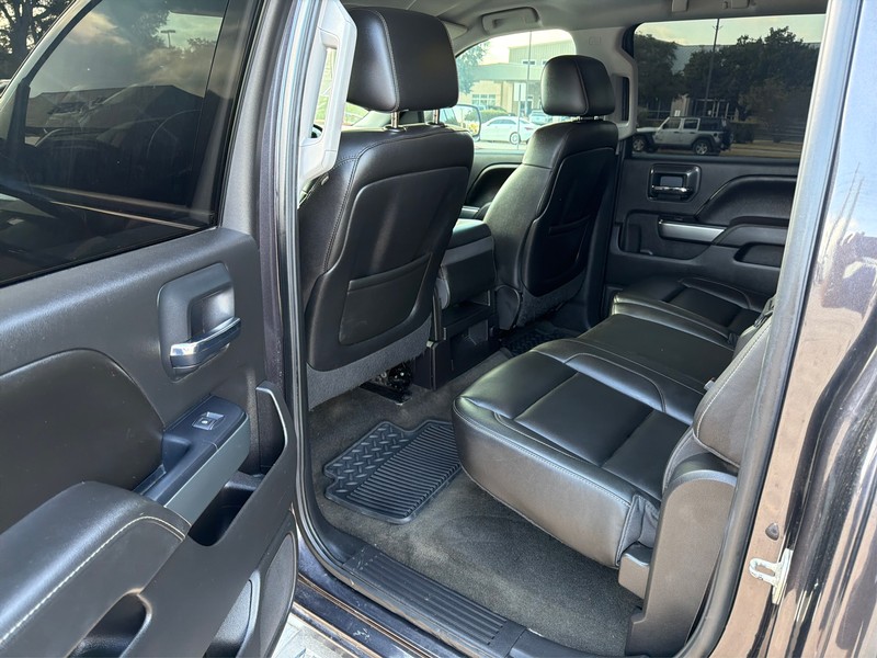 Chevrolet Silverado 1500 Vehicle Full-screen Gallery Image 10