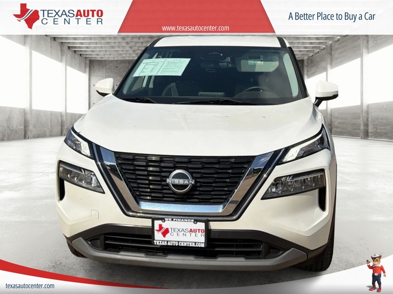 Nissan Rogue Vehicle Full-screen Gallery Image 3