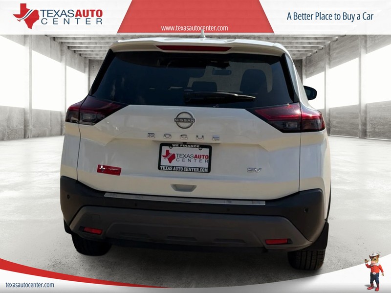 Nissan Rogue Vehicle Full-screen Gallery Image 6