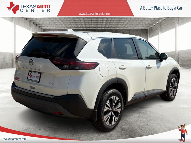 Nissan Rogue Vehicle Full-screen Gallery Image 7