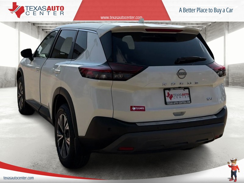 Nissan Rogue Vehicle Full-screen Gallery Image 8