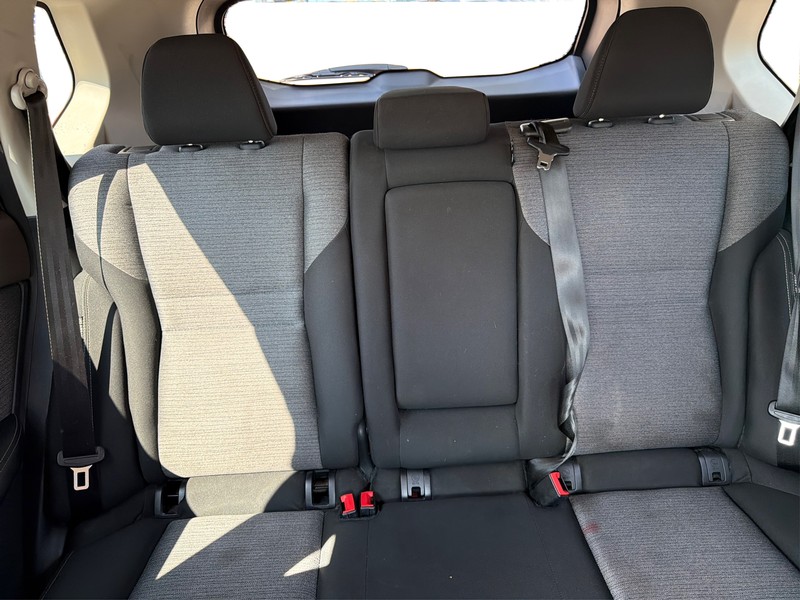 Nissan Rogue Vehicle Full-screen Gallery Image 13