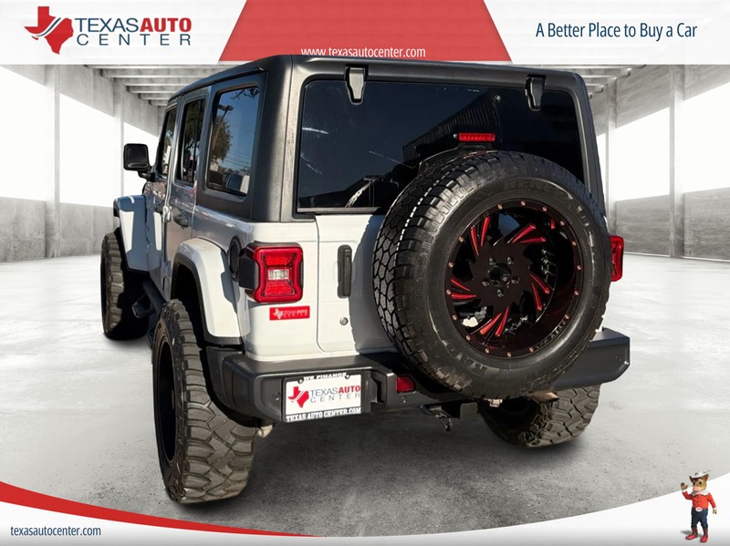 Jeep Wrangler Unlimited Vehicle Full-screen Gallery Image 8