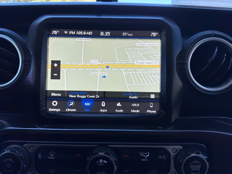 Jeep Wrangler Unlimited Vehicle Full-screen Gallery Image 17