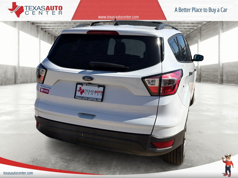 Ford Escape Vehicle Full-screen Gallery Image 6