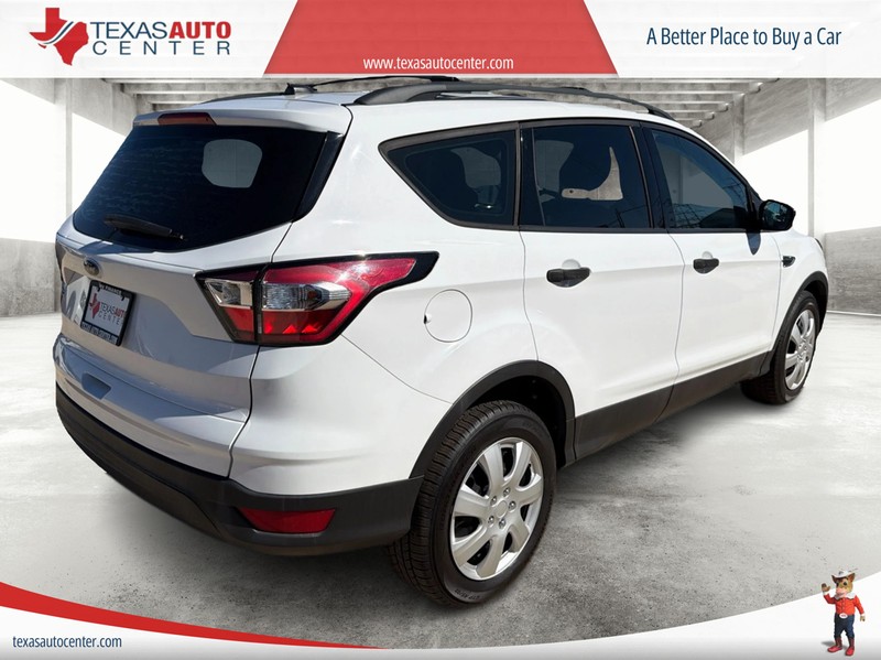 Ford Escape Vehicle Full-screen Gallery Image 7