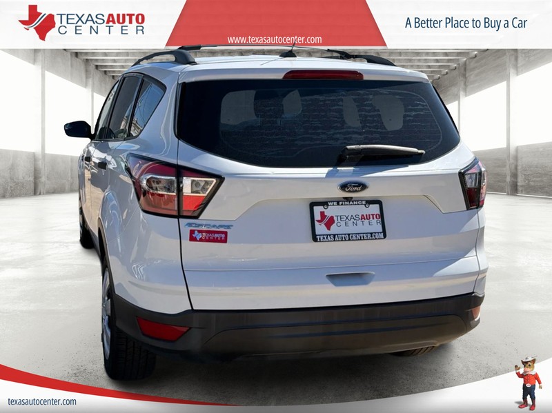 Ford Escape Vehicle Full-screen Gallery Image 8