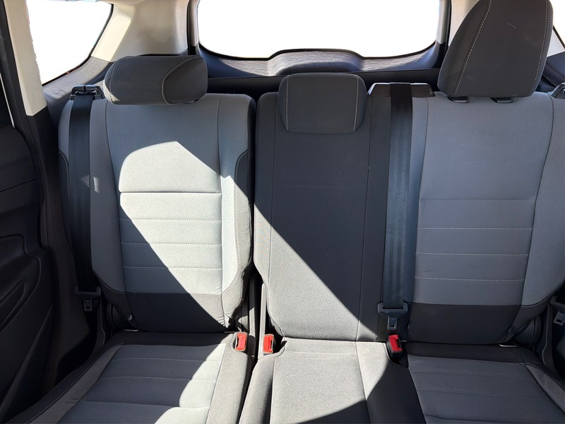 Ford Escape Vehicle Full-screen Gallery Image 13