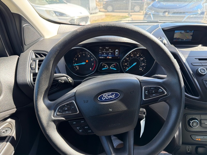 Ford Escape Vehicle Full-screen Gallery Image 14