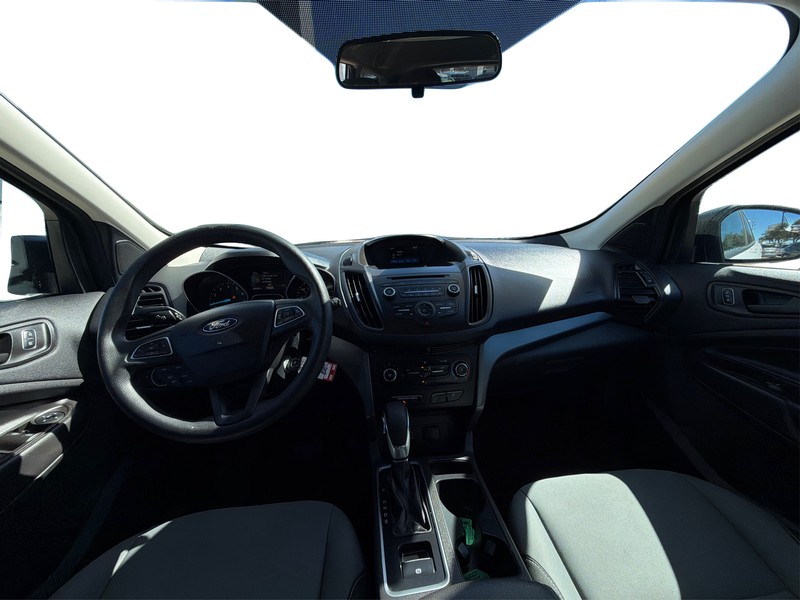 Ford Escape Vehicle Full-screen Gallery Image 16