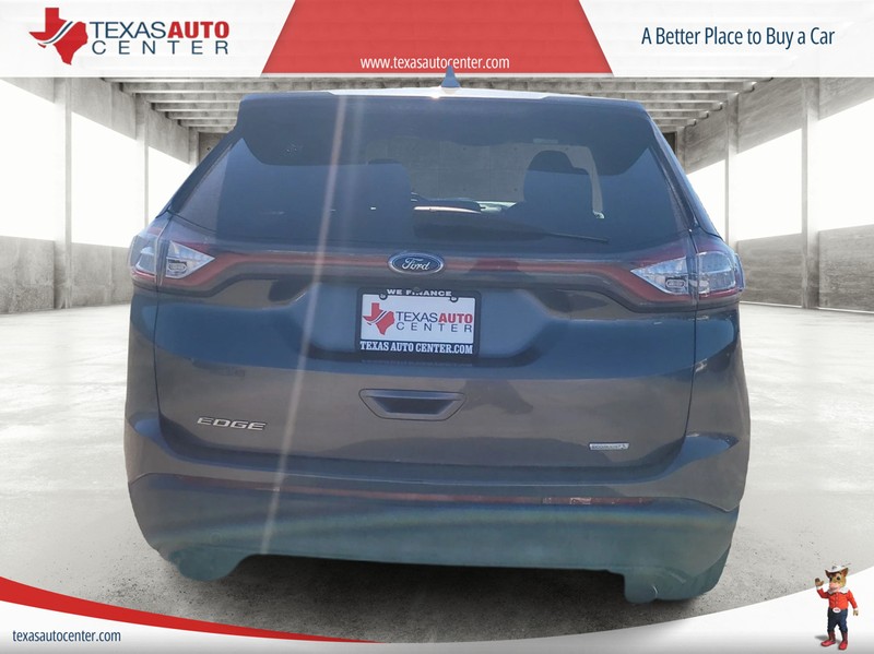 Ford Edge Vehicle Full-screen Gallery Image 6