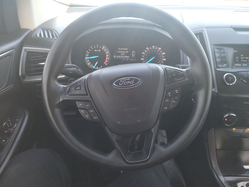 Ford Edge Vehicle Full-screen Gallery Image 14
