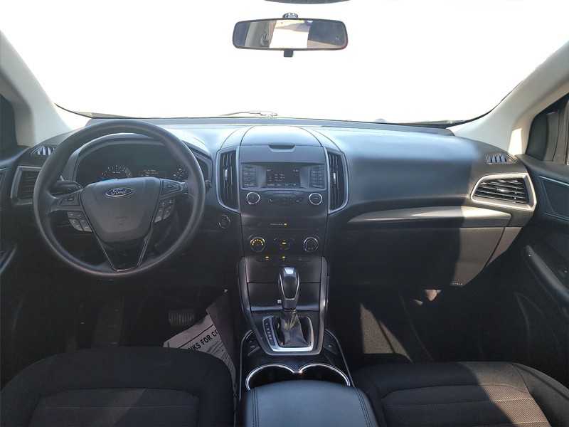 Ford Edge Vehicle Full-screen Gallery Image 16