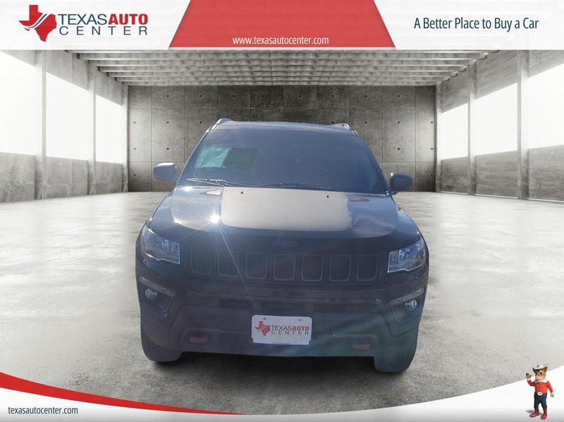 Jeep Compass Vehicle Full-screen Gallery Image 3