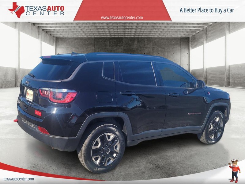 Jeep Compass Vehicle Full-screen Gallery Image 7