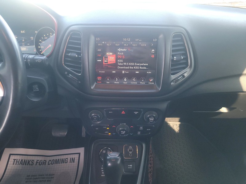 Jeep Compass Vehicle Full-screen Gallery Image 12