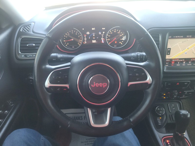 Jeep Compass Vehicle Full-screen Gallery Image 14