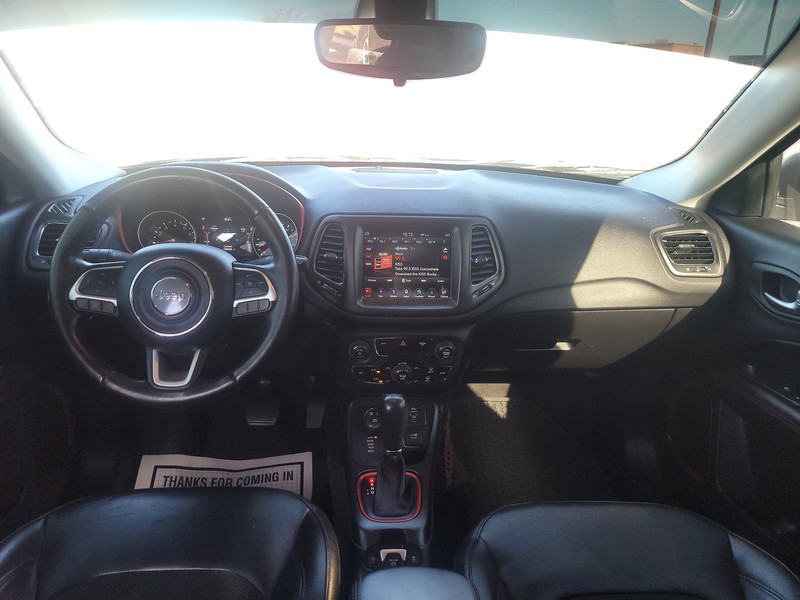 Jeep Compass Vehicle Full-screen Gallery Image 16
