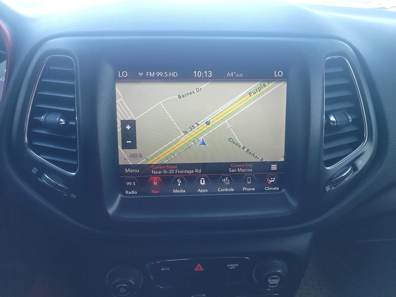 Jeep Compass Vehicle Full-screen Gallery Image 17