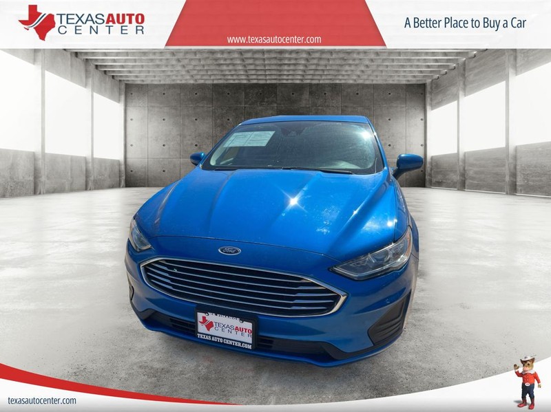 2019 Ford Fusion SE's photo