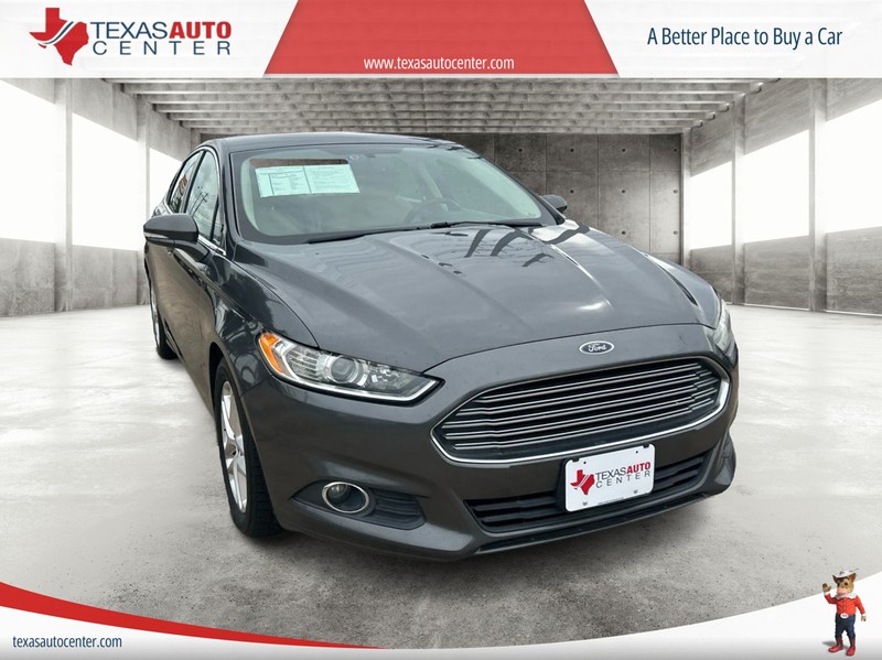 2016 Ford Fusion SE FWD's photo