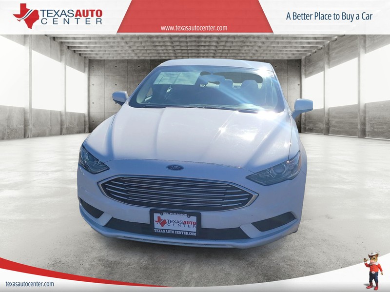2017 Ford Fusion SE's photo