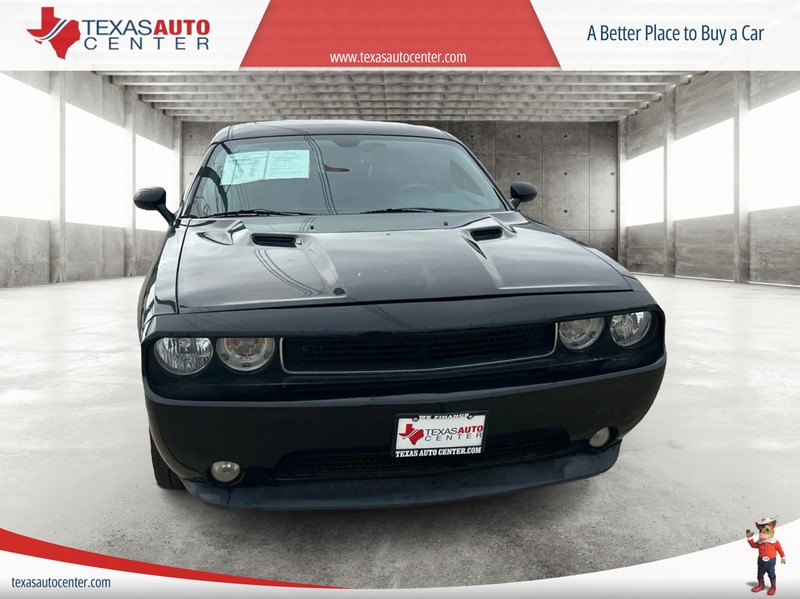 2014 Dodge Challenger SXT Plus's photo