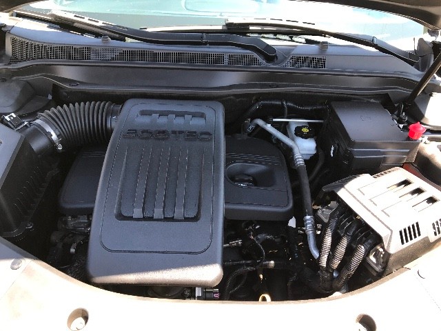 Chevrolet Equinox Vehicle Full-screen Gallery Image 10