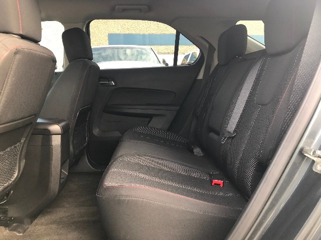 Chevrolet Equinox Vehicle Full-screen Gallery Image 12
