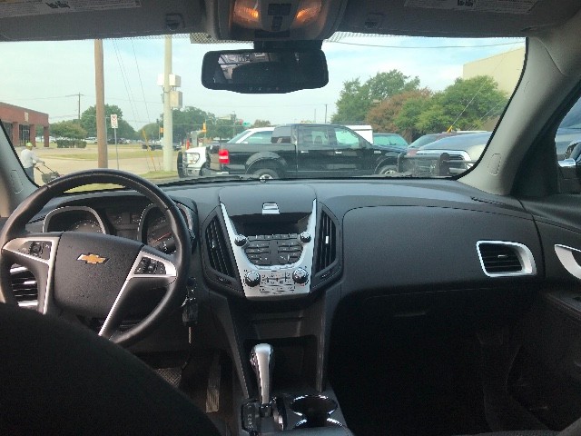 Chevrolet Equinox Vehicle Full-screen Gallery Image 13