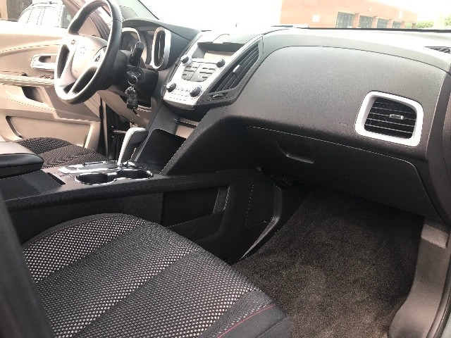 Chevrolet Equinox Vehicle Full-screen Gallery Image 15