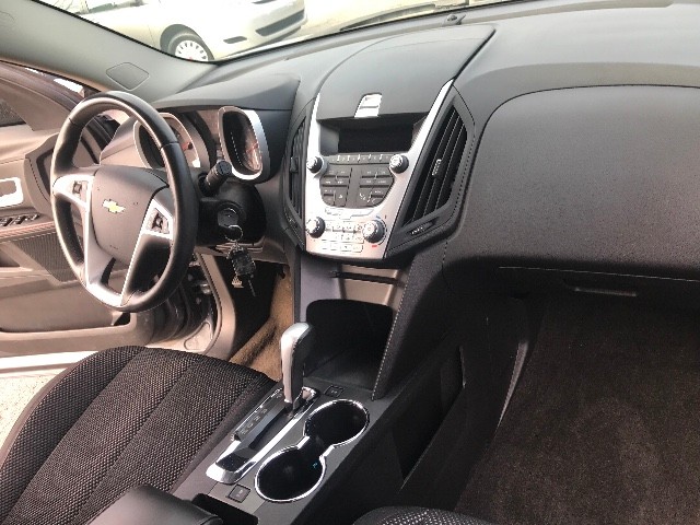 Chevrolet Equinox Vehicle Full-screen Gallery Image 16