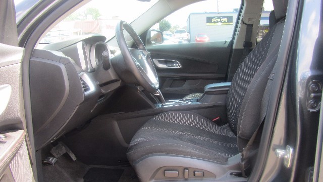 Chevrolet Equinox Vehicle Full-screen Gallery Image 17