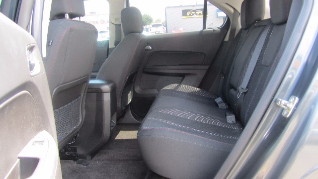 Chevrolet Equinox Vehicle Full-screen Gallery Image 18