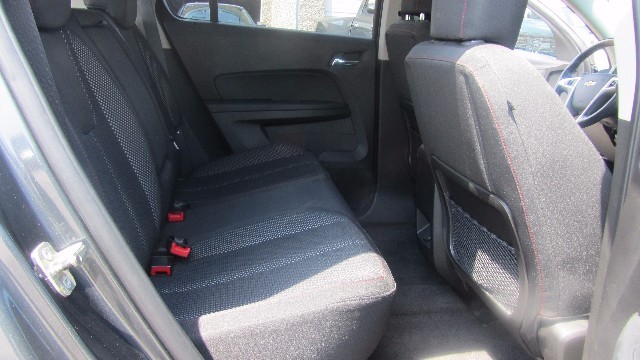 Chevrolet Equinox Vehicle Full-screen Gallery Image 22
