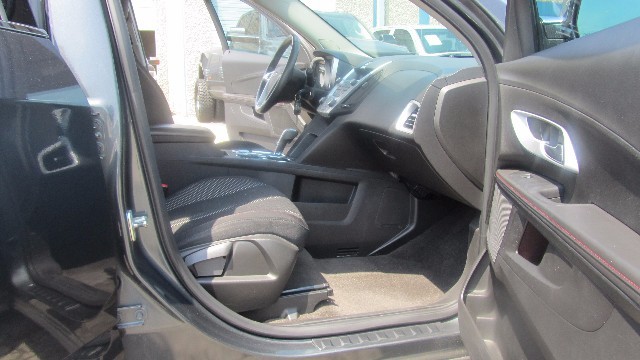 Chevrolet Equinox Vehicle Full-screen Gallery Image 23