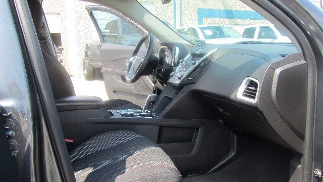 Chevrolet Equinox Vehicle Full-screen Gallery Image 28
