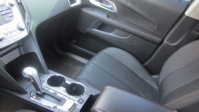 Chevrolet Equinox Vehicle Full-screen Gallery Image 30