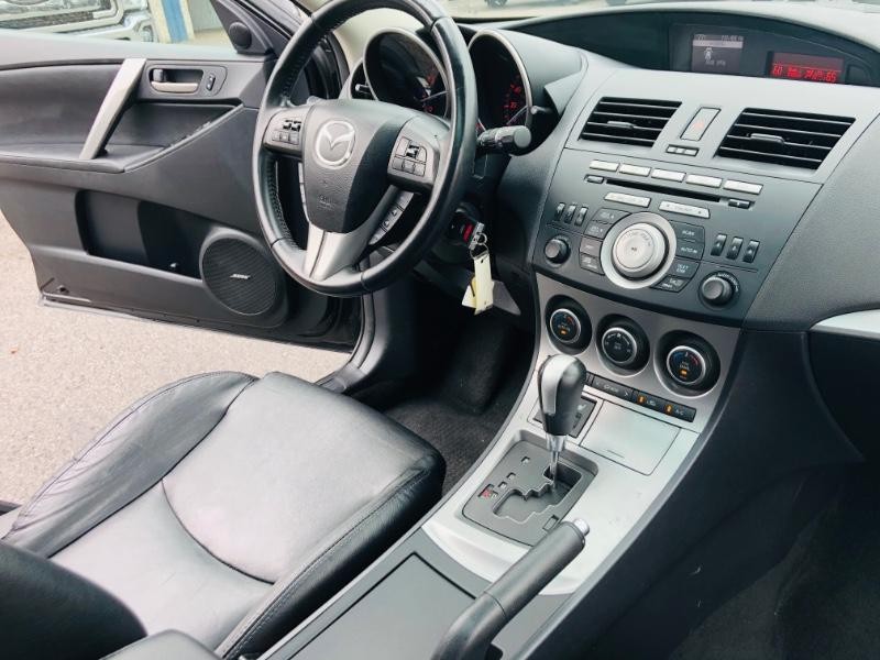 Mazda Mazda3 Hatchback Vehicle Full-screen Gallery Image 19